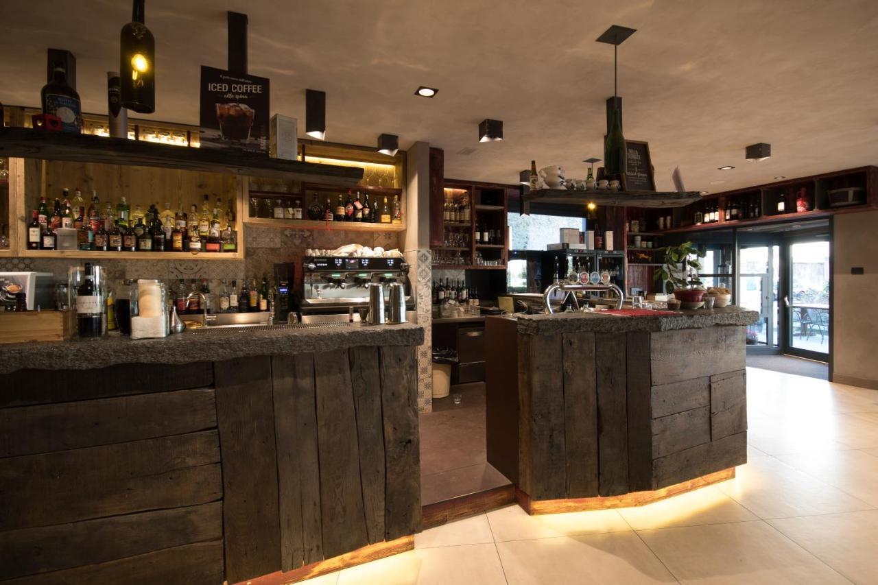 Crimea Wine Hotel Chiavenna Kültér fotó